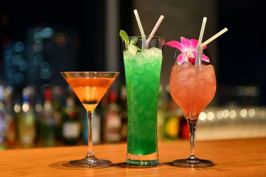 Nagoya Prince Hotel Sky Tower Ресторант снимка Cocktails
