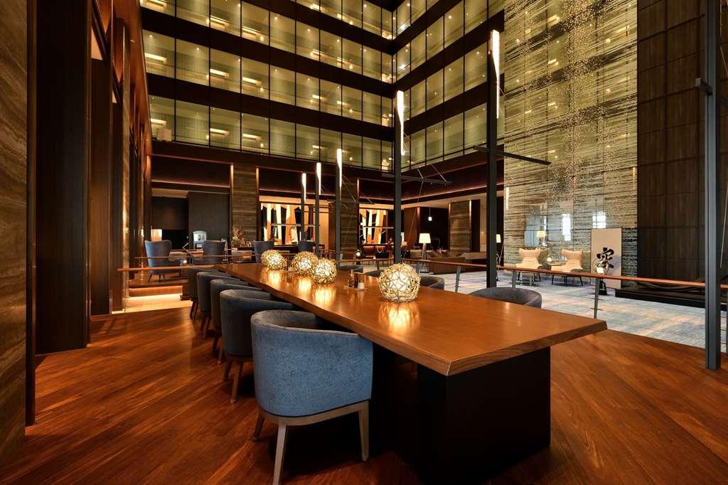 Nagoya Prince Hotel Sky Tower Ресторант снимка The lobby of the hotel