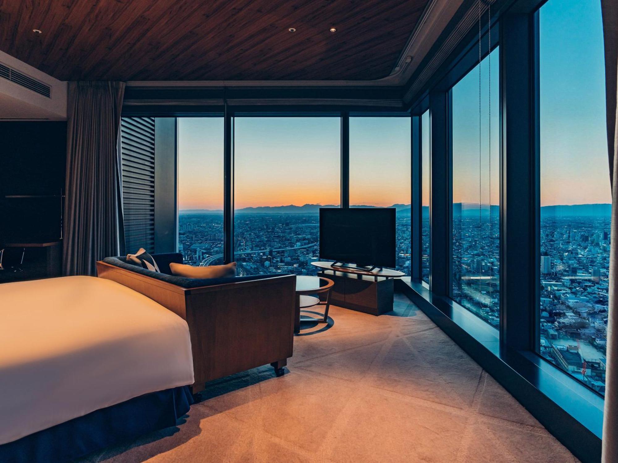 Nagoya Prince Hotel Sky Tower Екстериор снимка A suite at the hotel