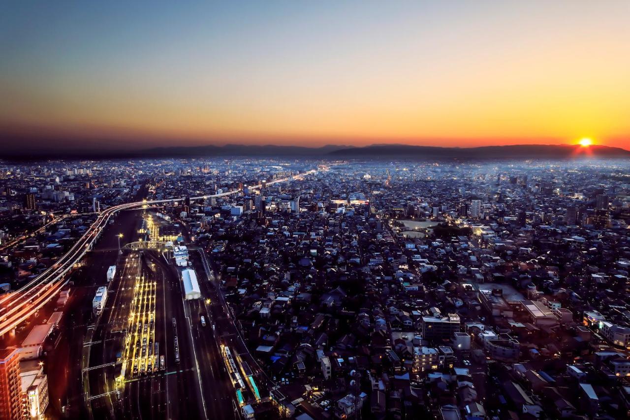 Nagoya Prince Hotel Sky Tower Екстериор снимка Aerial view of the city at sunset